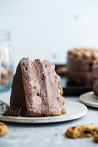 selective focus photography of cake slice thumbnail
