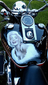 Harley Davidson, Marilyn Monroe thumbnail