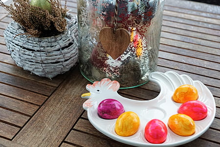 white chicken-themed egg tray thumbnail