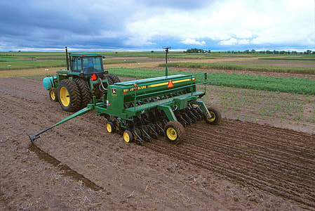 John Deere cultivator thumbnail