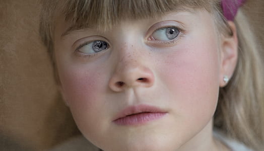 girl's face thumbnail