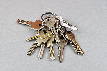 several keys on keychain thumbnail
