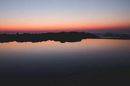 body of water beside island thumbnail