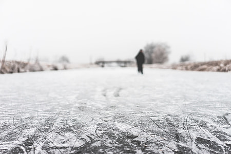People Ice Skate on a Frozen River thumbnail