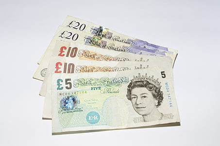 fan of banknotes thumbnail