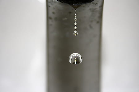 close up of drop water thumbnail