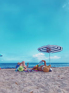 People At The Beach thumbnail