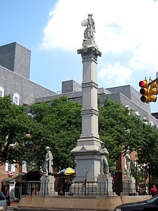 Statue in the middle of Lancaster, Pennsylvania thumbnail