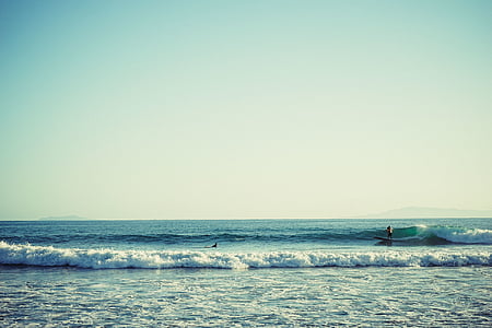 sea waves splashing on shore thumbnail