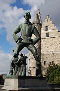 Gulliver, Gulliver Statue thumbnail
