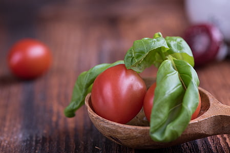 ripe tomato thumbnail