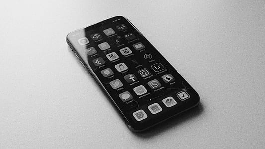 grayscale photo of post-2014 iPhone thumbnail