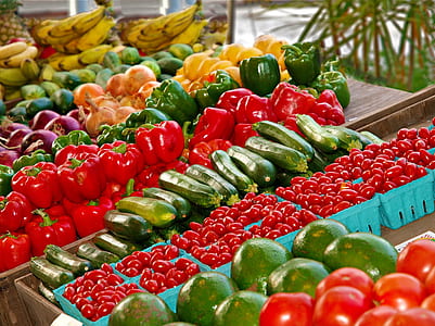 green and red bell peppers display thumbnail