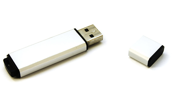 open lid USB flash drive thumbnail