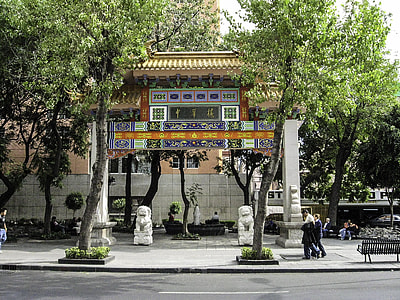 Paifang in the Barrio Chino in Mexico City, Mexico thumbnail
