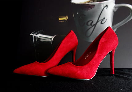 pair of red pumps thumbnail