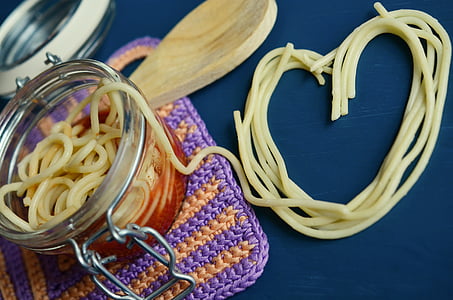 spaghetti pasta forming heart thumbnail