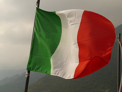 Italy flag on pole thumbnail