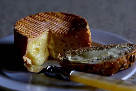 sliced bread on white ceramic plate thumbnail