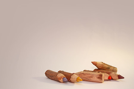 six coloring pencils thumbnail