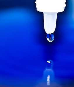 focus photo of water drop thumbnail