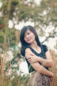 selective focus photo of woman thumbnail