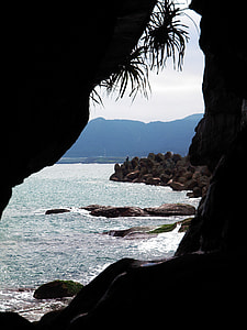 Looking from inside the cave in Taiwan thumbnail