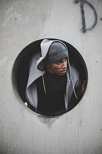 man coming out of hole thumbnail