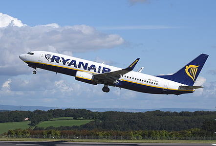 time lapse photography of blue and white Ryanair commercial airplane thumbnail