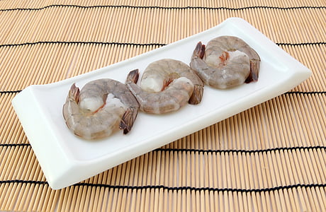 raw shrimp on plate thumbnail