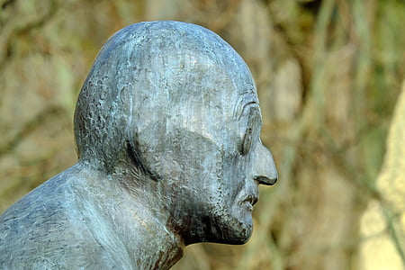 closeup photo of male statue thumbnail