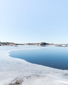 landscape photo of body of water thumbnail