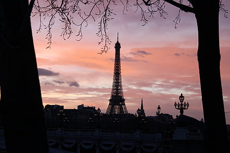 Sillhouete of Eiffel Tower thumbnail