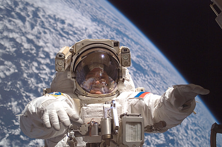 astronaut on space thumbnail