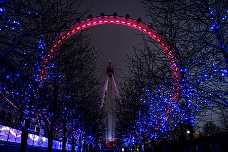 white and red ferris wheel photo thumbnail