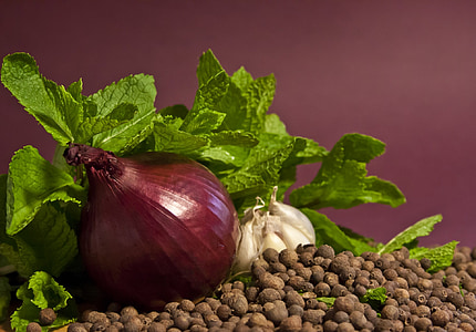 red onion thumbnail