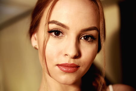 woman's face thumbnail