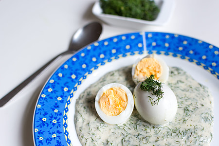 Traditional Czech dill gravy with eggs thumbnail
