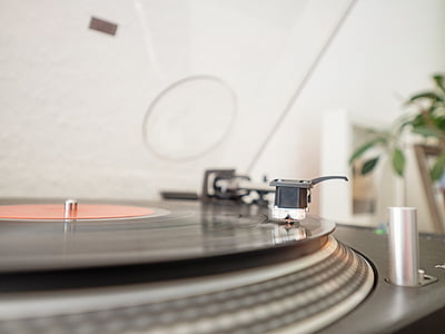 black and grey turntable thumbnail