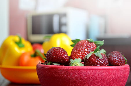 Strawberries thumbnail