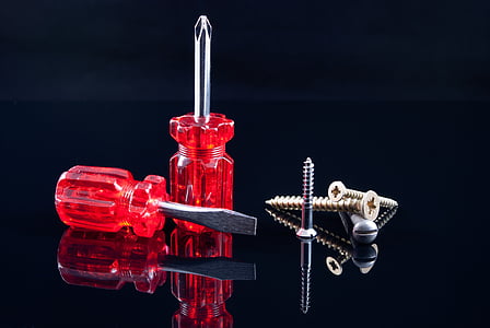 photo of two red screwdrivers thumbnail