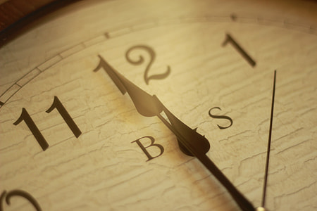 analog clock at 11:59 thumbnail