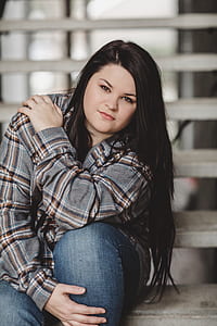 woman sitting on staircase thumbnail