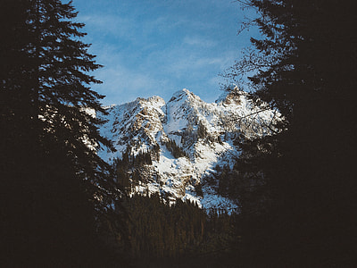glacier mountain under blue sky at daytime thumbnail