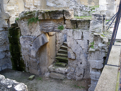 Roman remains from the 1st century in Avignon, France thumbnail