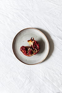 round beige ceramic dish thumbnail