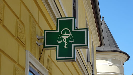 green hospital logo thumbnail