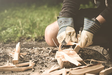 Person Curving Wood thumbnail