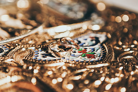 gold-colored puzzle ring thumbnail