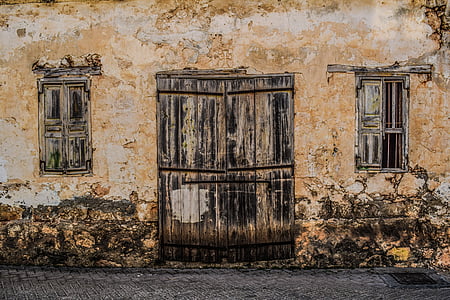 beige painted wall thumbnail